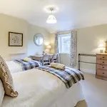 3 Bed In Oc-n34154 Holiday home